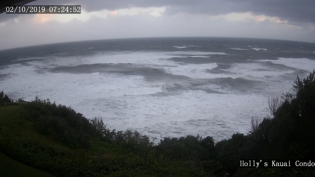 Lanai oceanfront web cam view of turbulent ocean and cloud laden skies.
